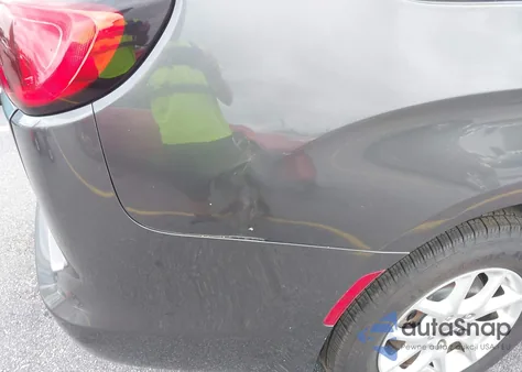 2017 Chrysler Pacifica Lx z USA, uszkodzony, nr VIN 2C4RC1CG4HR695422